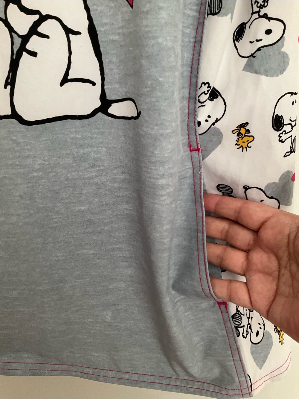 Cherokee Tooniforms Peanuts Snoopy "Free Hugs" Scrub Top Gray Pink - Picture 6 of 10
